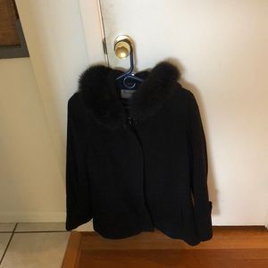 Wool and cashmere coat with hood. Zip up